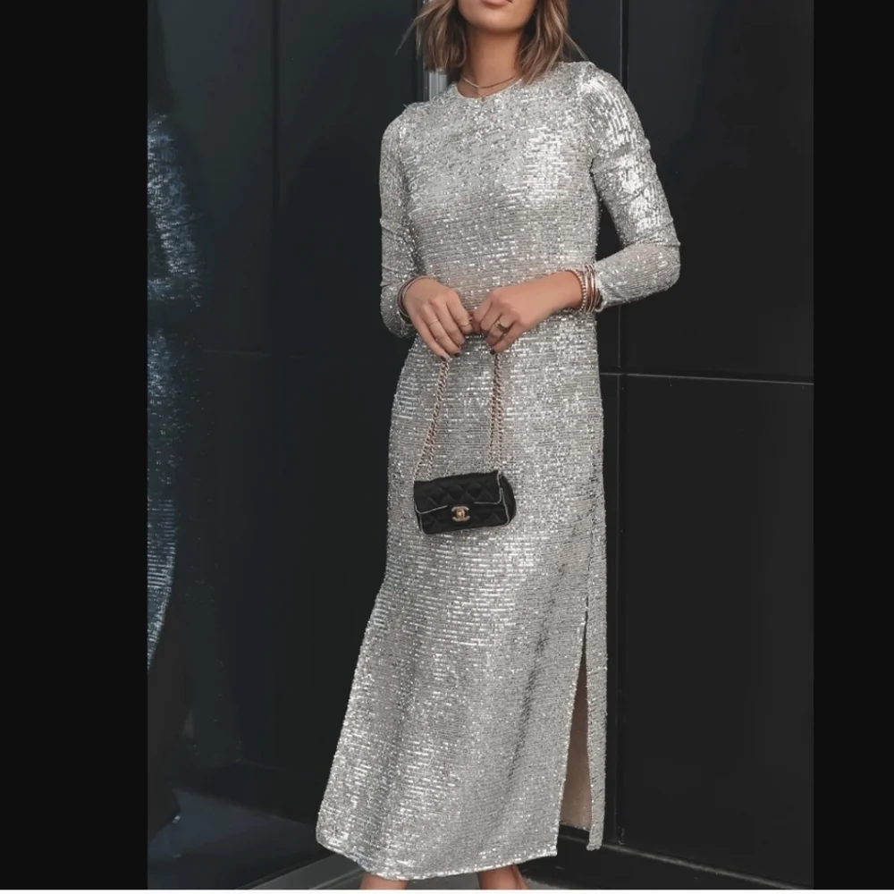 SHOW ME YOUR MUMU maddison
dress in platinum Silver Sequin Long Sleeve Gown Slit - Picture 2 of 14